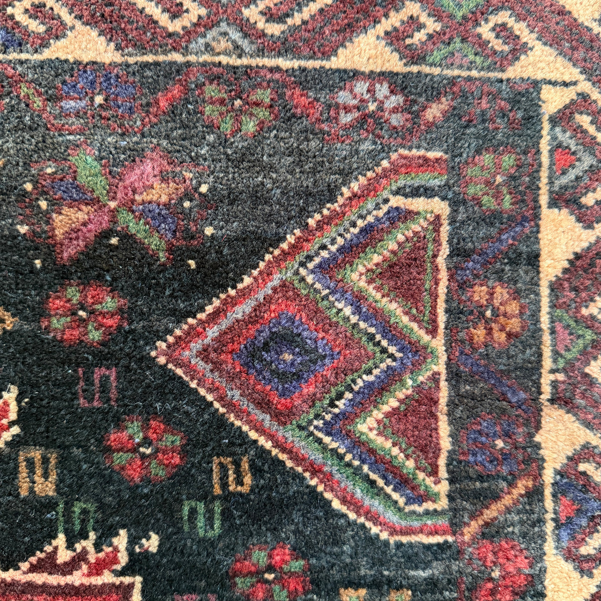 Number 1866 - 2'10" x 4'4"