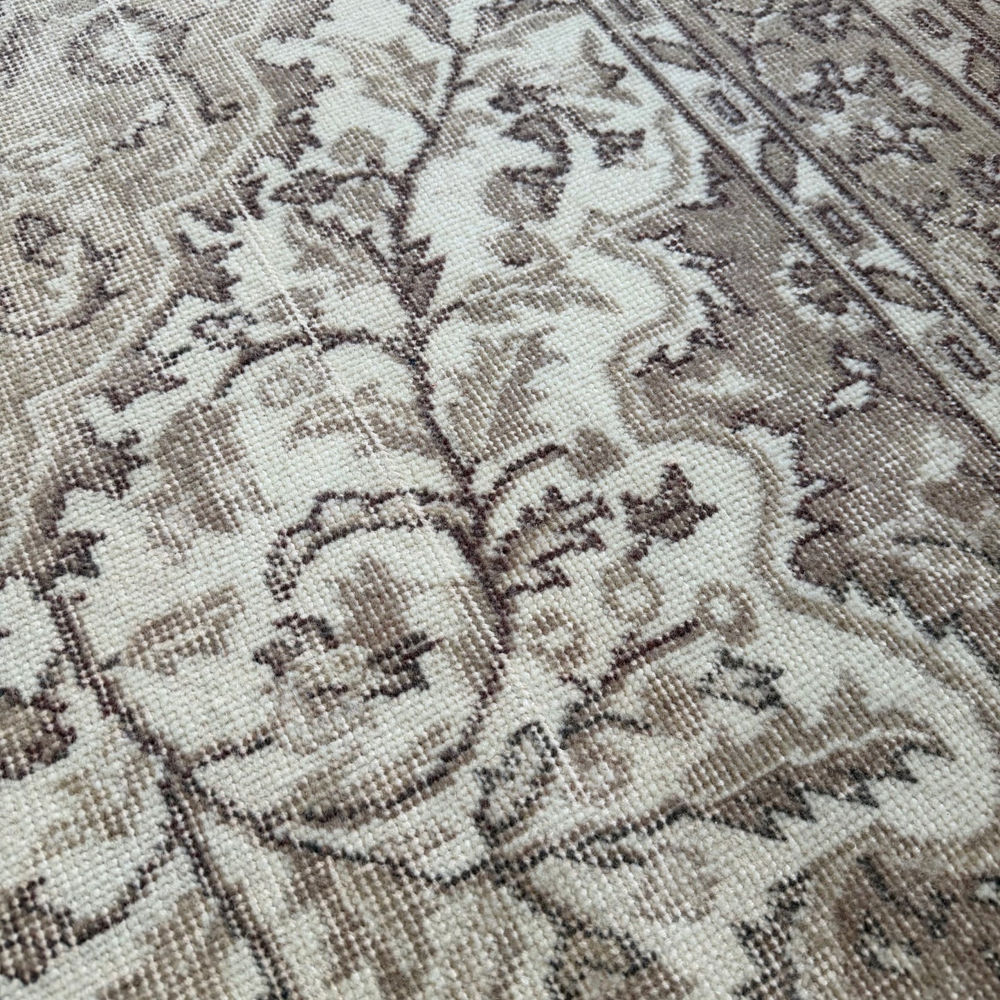 Number 1575 - 5’5” x 9’1”