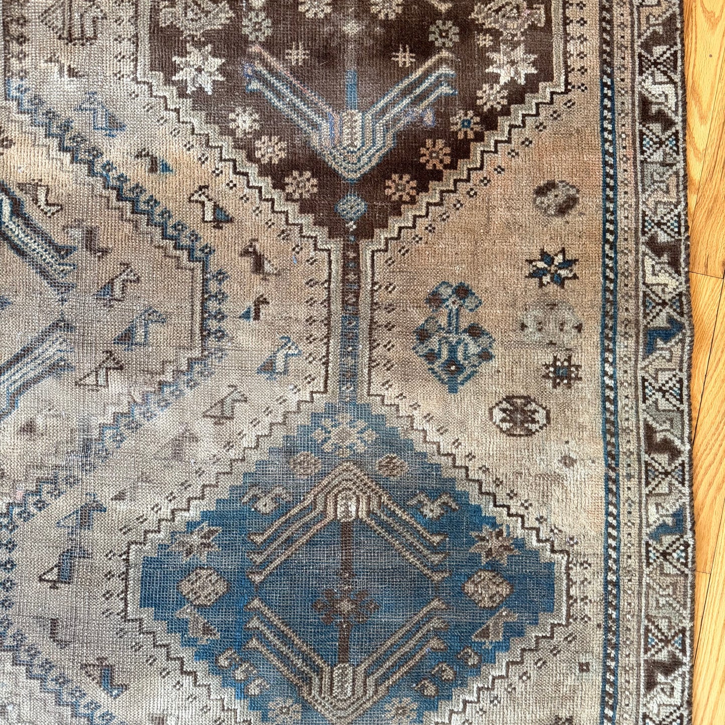 Number 1584 - 6’4” x 8’5”