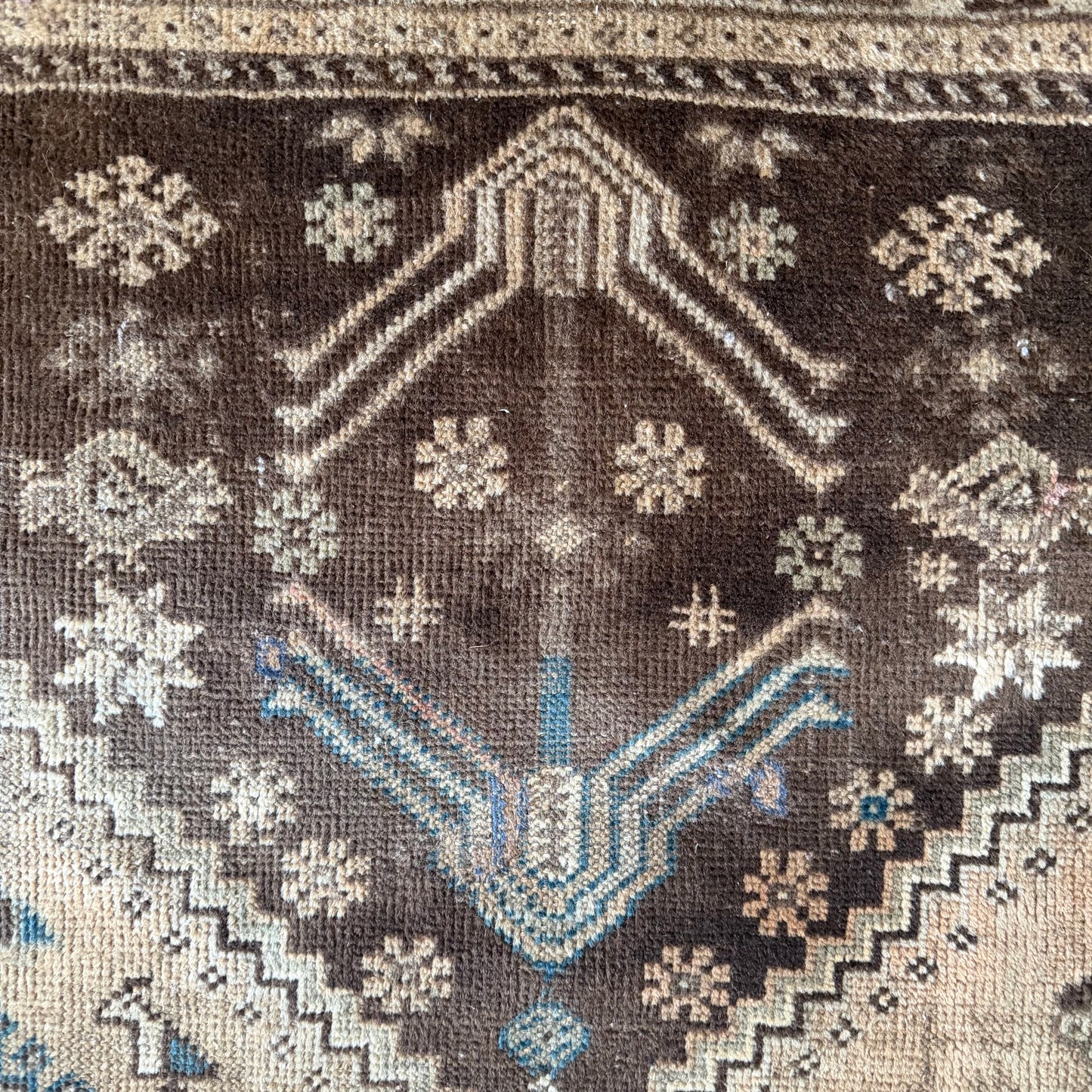 Number 1584 - 6’4” x 8’5”