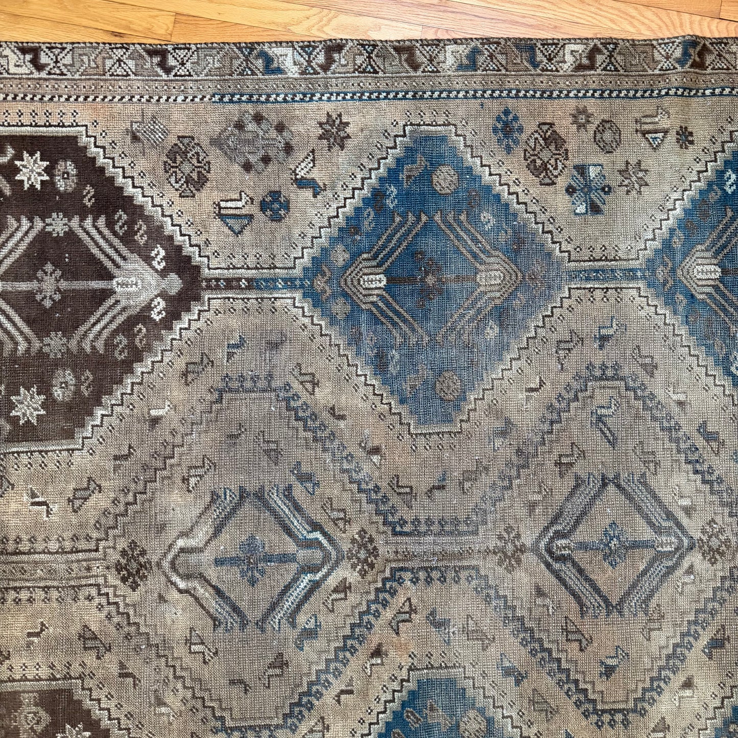 Number 1584 - 6’4” x 8’5”