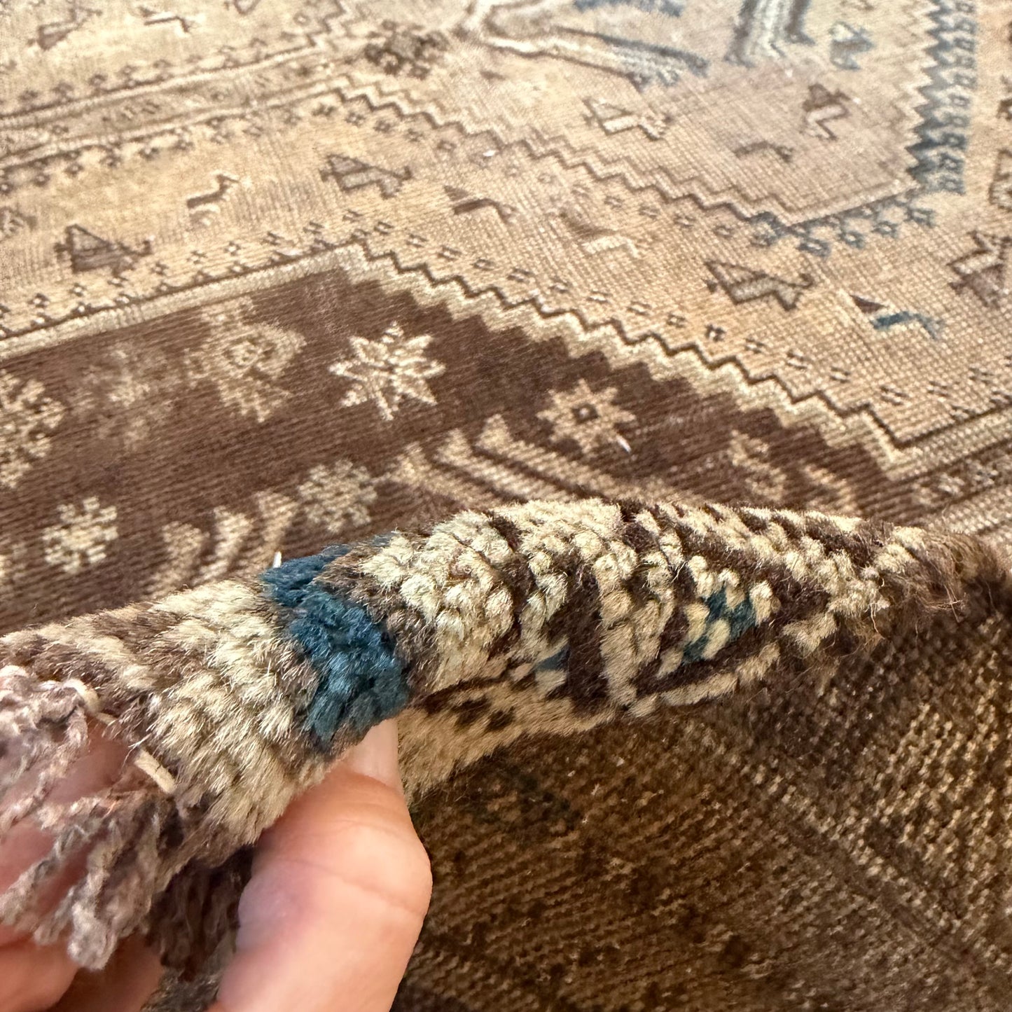 Number 1584 - 6’4” x 8’5”