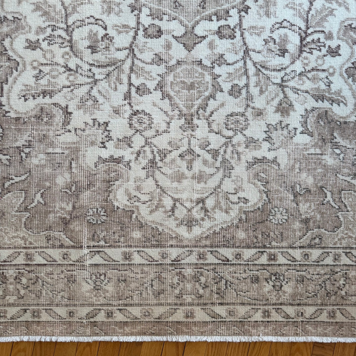 Number 1575 - 5’5” x 9’1”