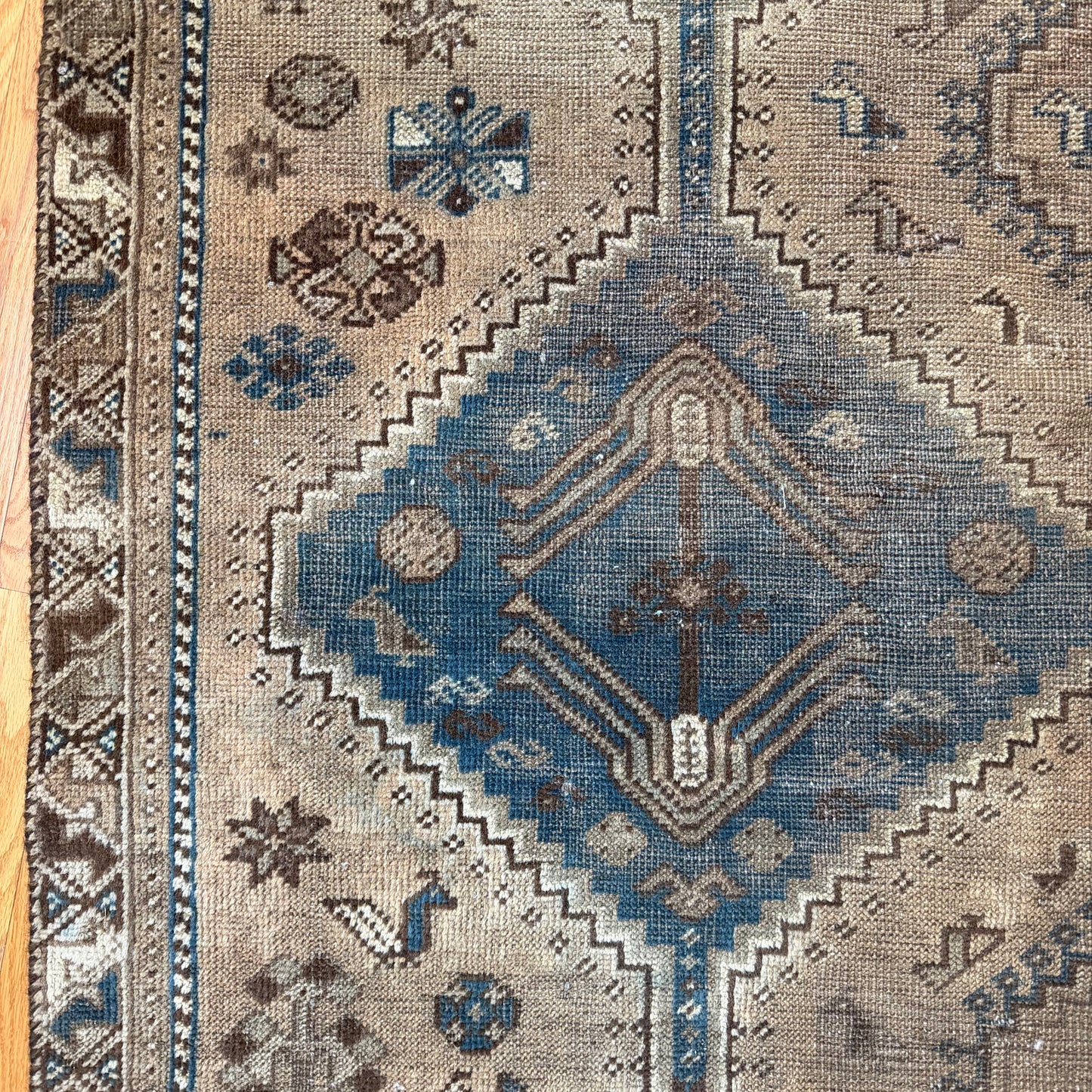 Number 1584 - 6’4” x 8’5”