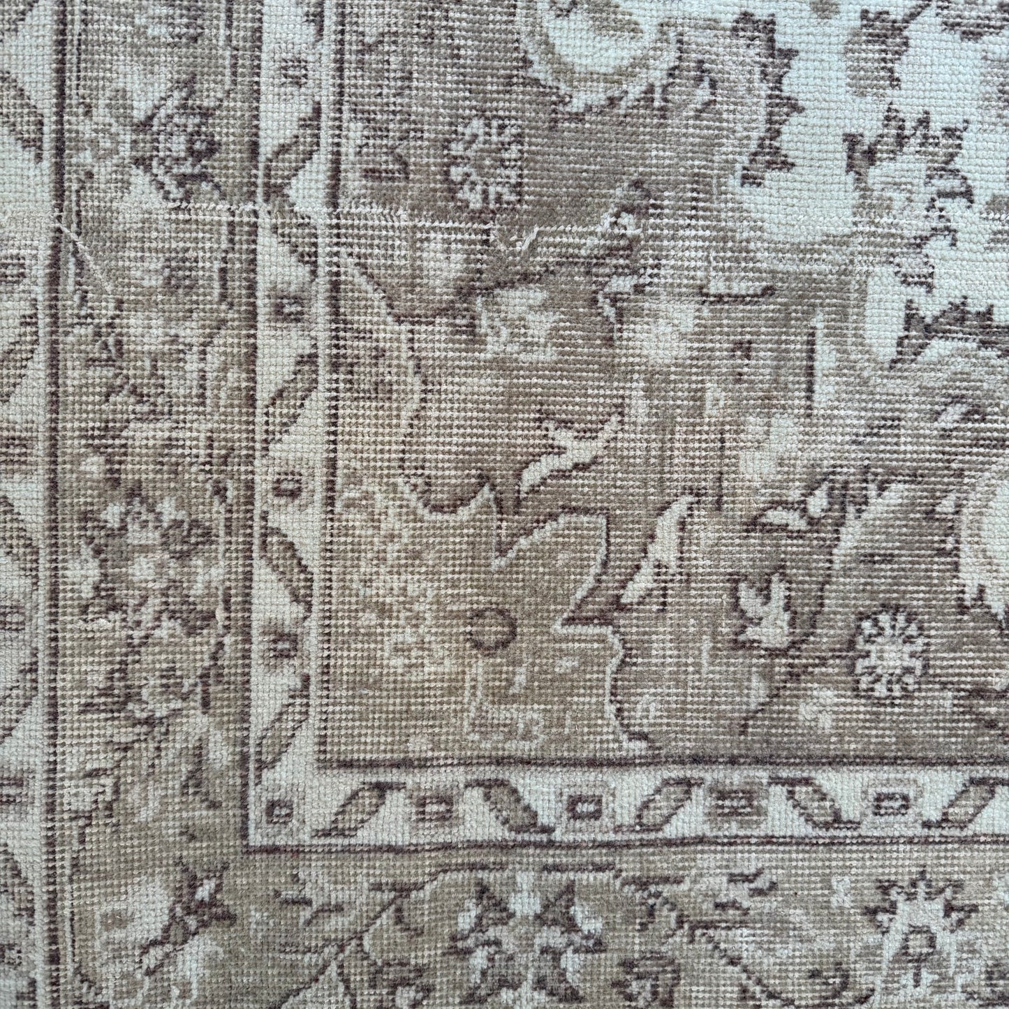 Number 1575 - 5’5” x 9’1”