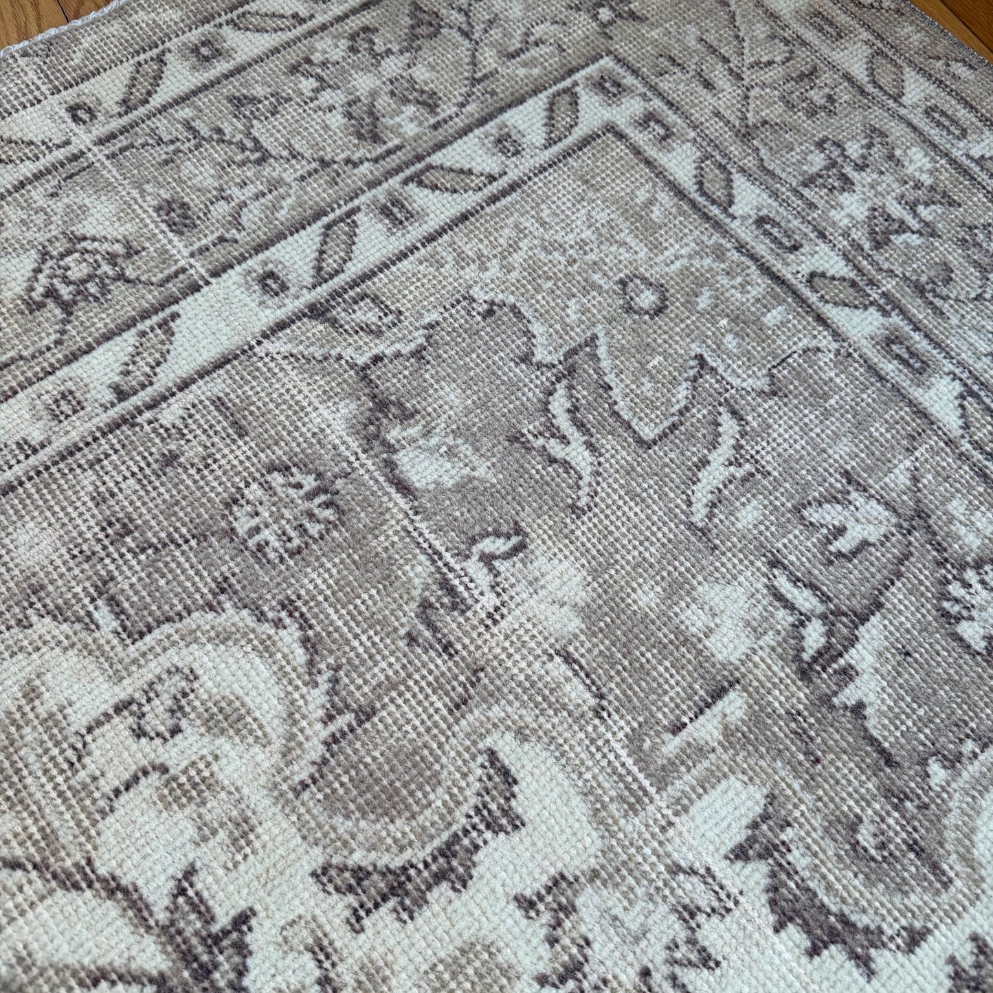 Number 1575 - 5’5” x 9’1”