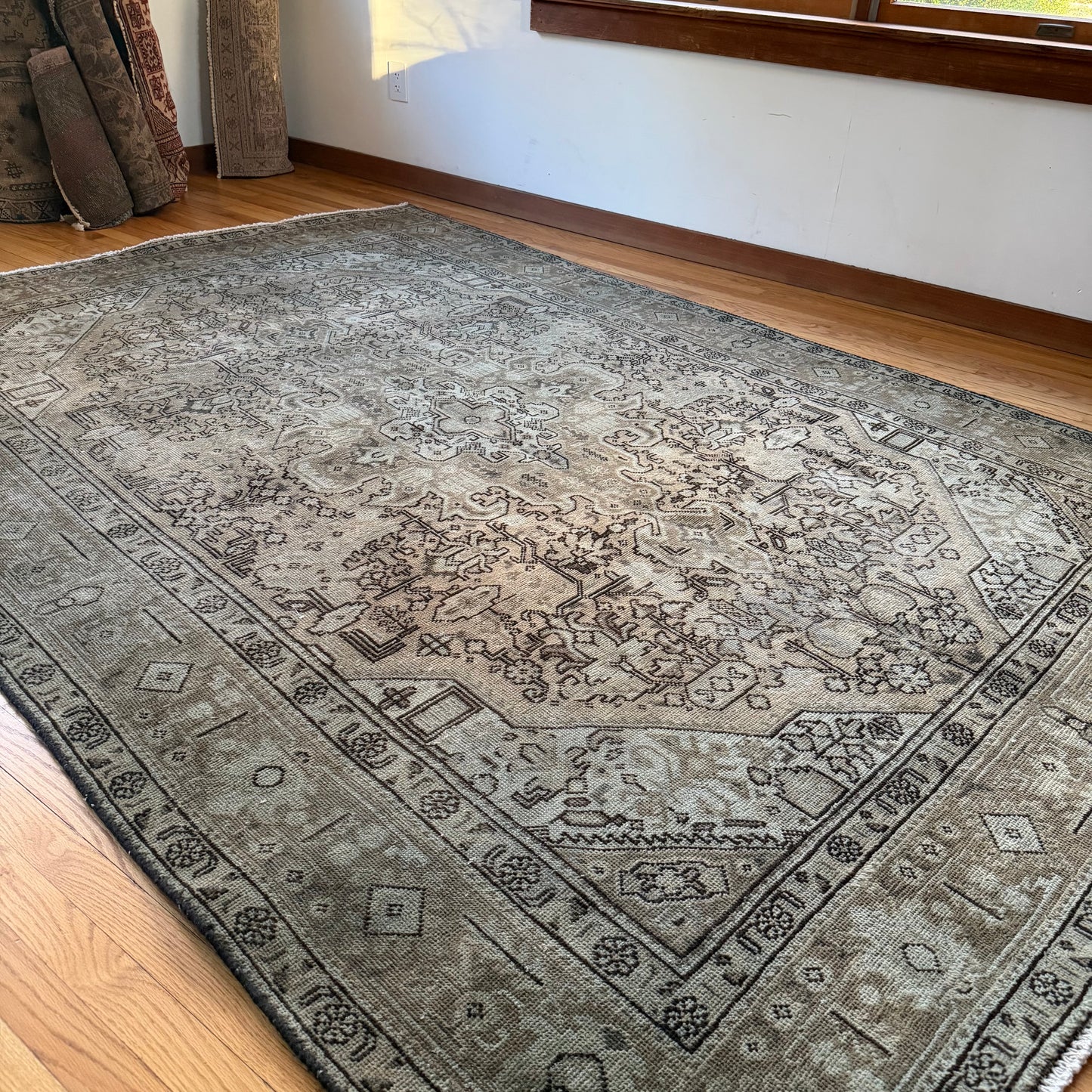 Number 1592 - 6’7” x 9’5”