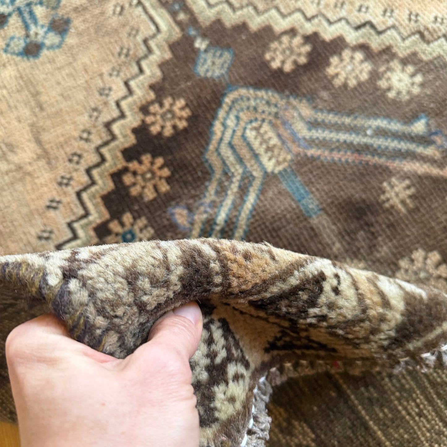 Number 1584 - 6’4” x 8’5”