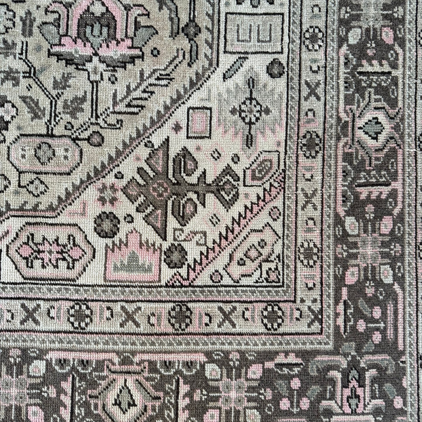 Number 1592 - 6’2” x 10’4”