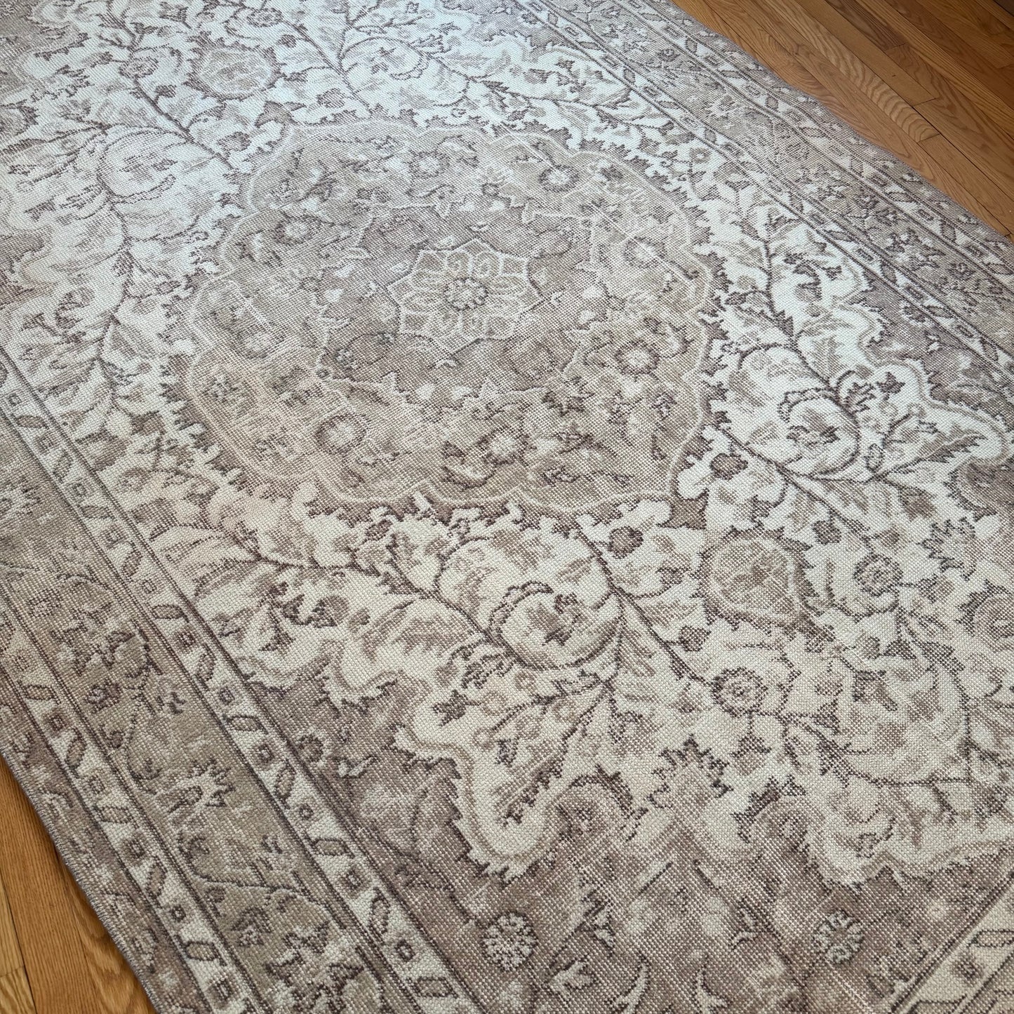 Number 1575 - 5’5” x 9’1”