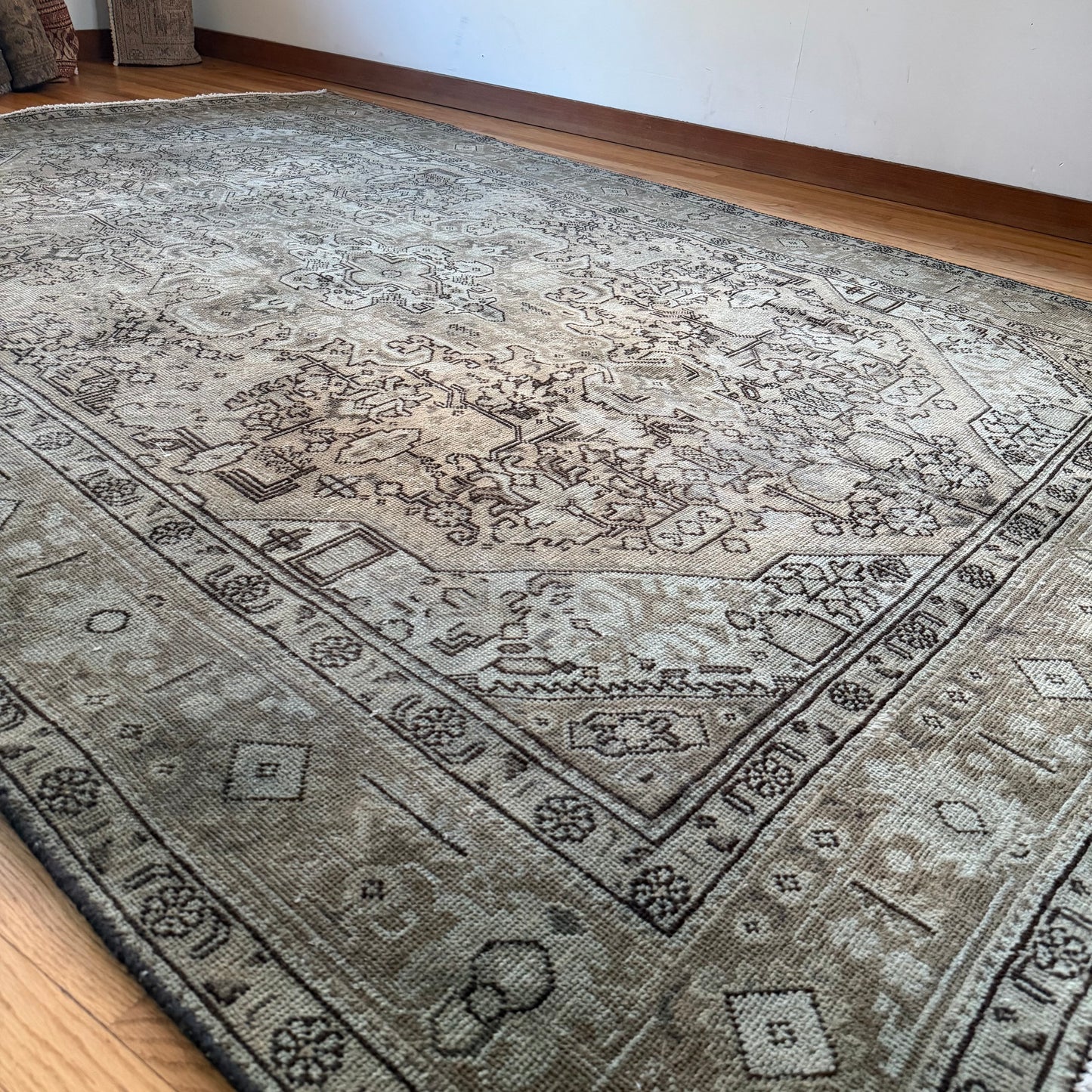 Number 1592 - 6’7” x 9’5”