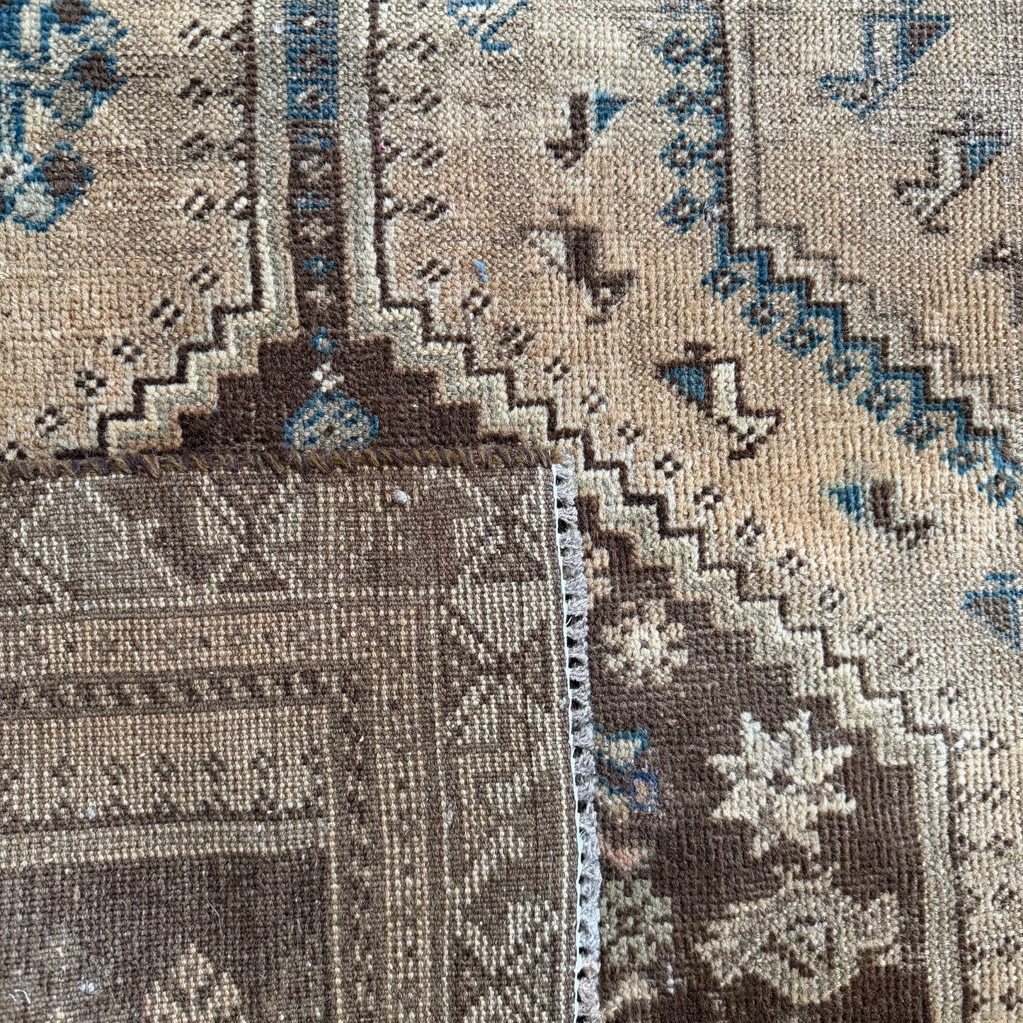 Number 1584 - 6’4” x 8’5”