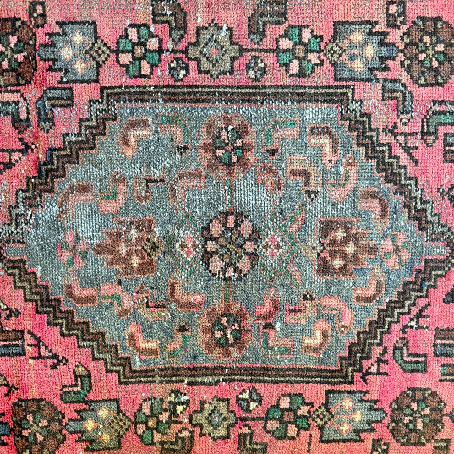 Number 1815 - 2’11” x 5’2”