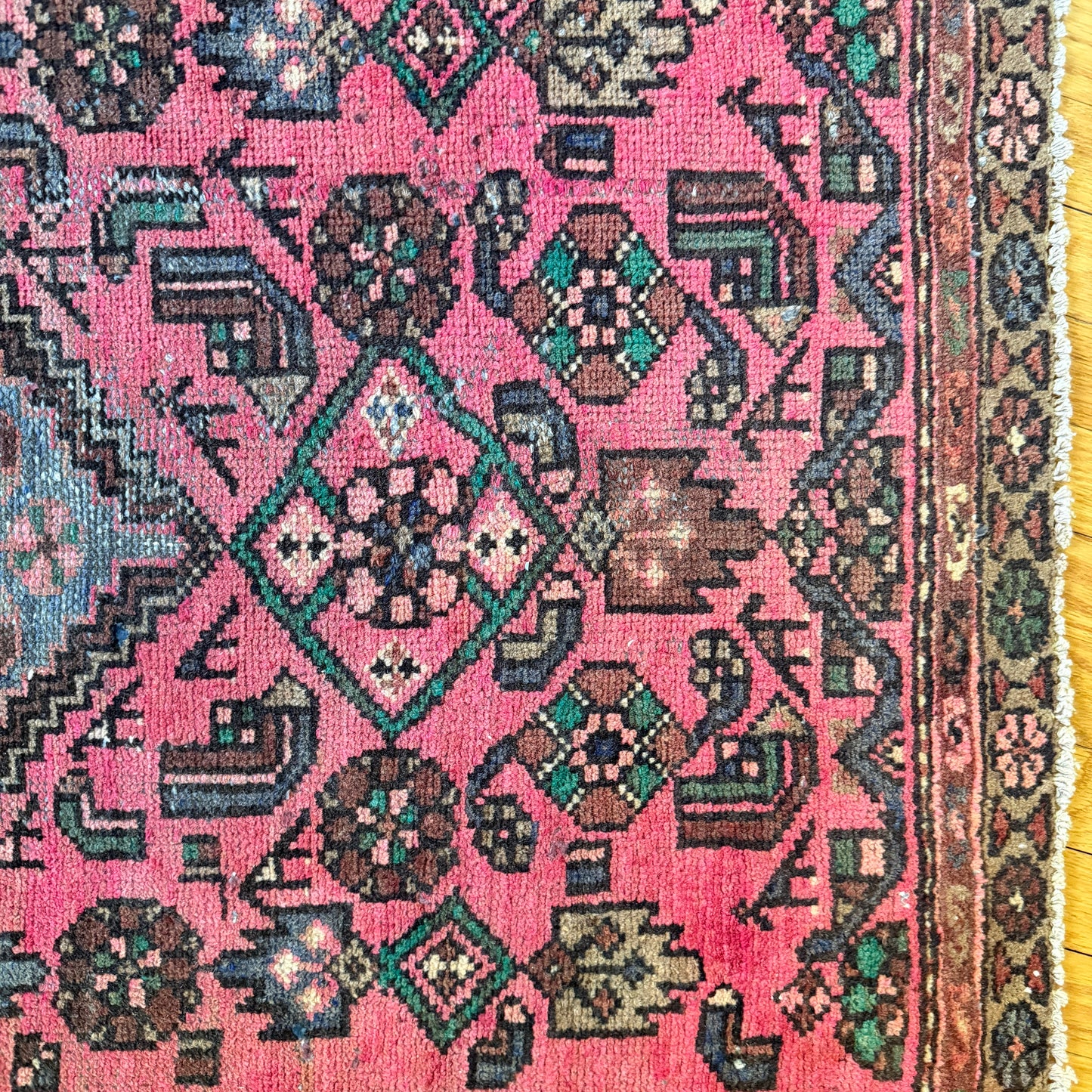 Number 1815 - 2’11” x 5’2”